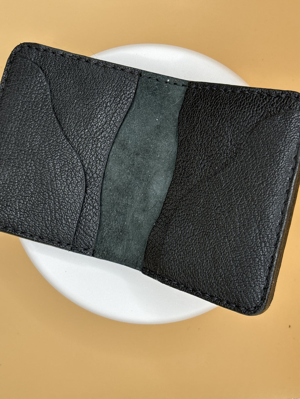 The Kenosha – Bifold Wallet | Black Veg-Tan Goat