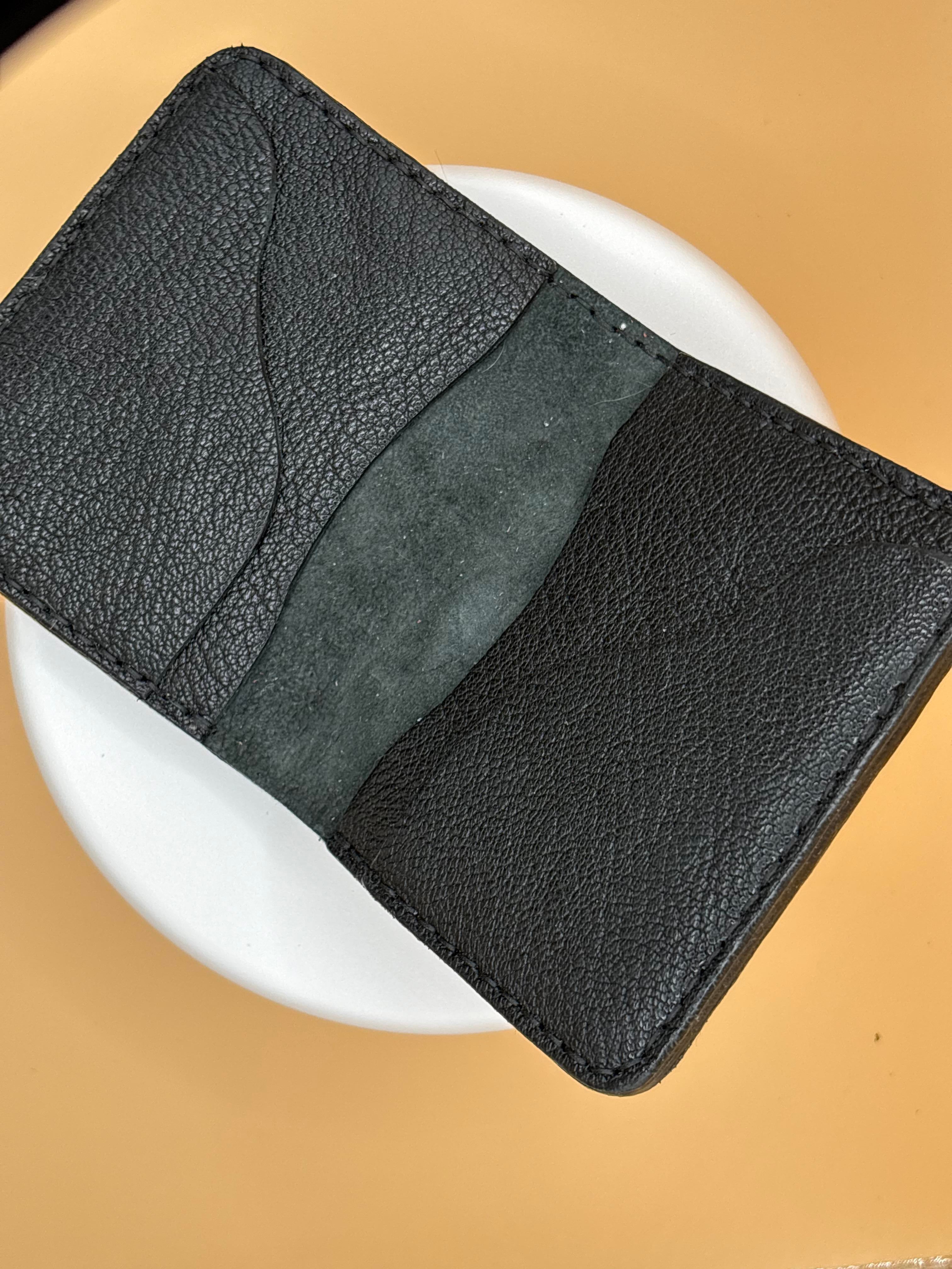 The Kenosha – Bifold Wallet | Black Veg-Tan Goat