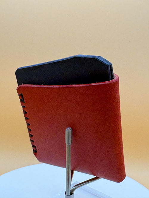 The Cedar – Cardholder | Red Bridle & Navy Latigo