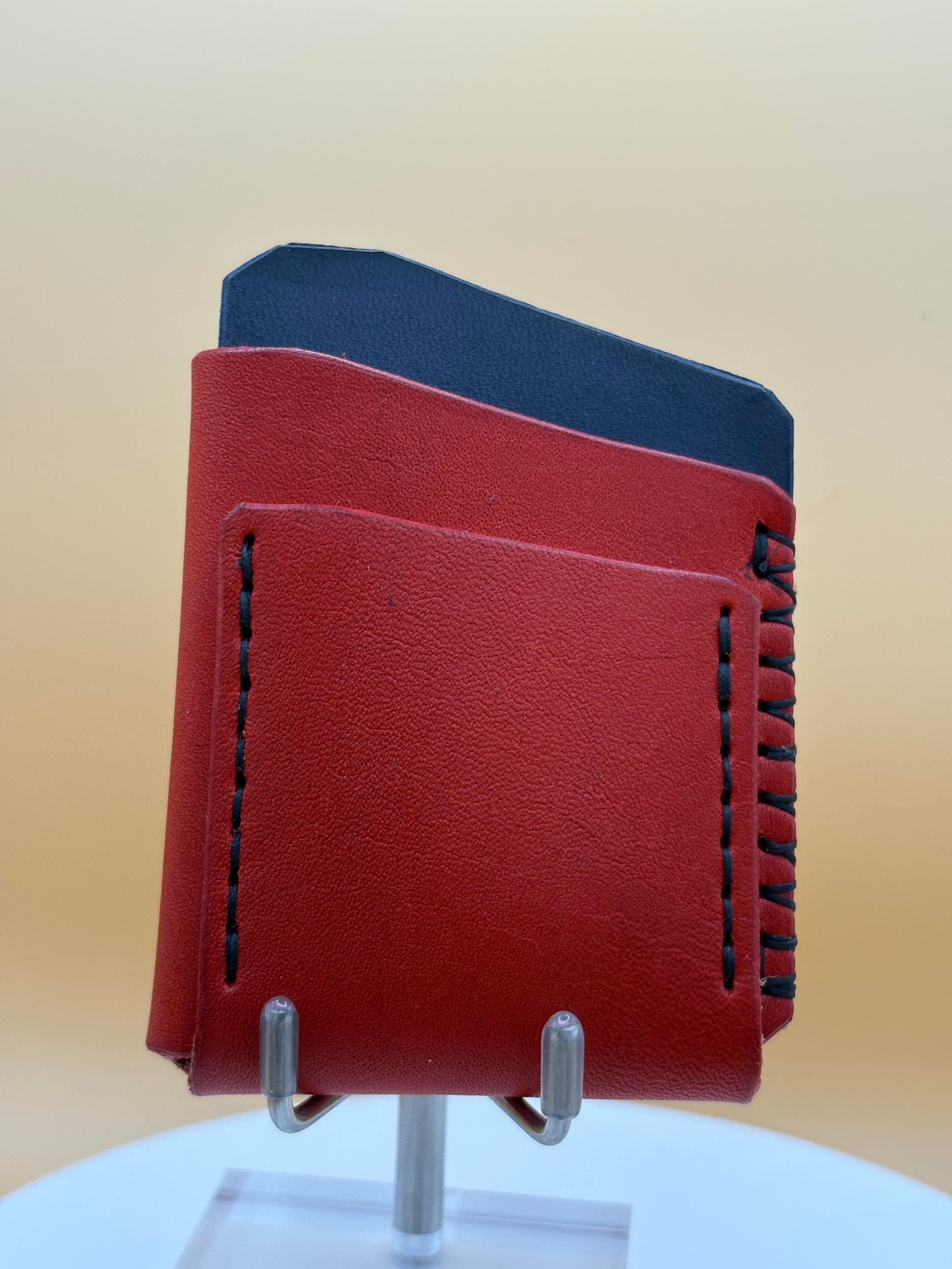 The Cedar – Cardholder | Red Bridle & Navy Latigo